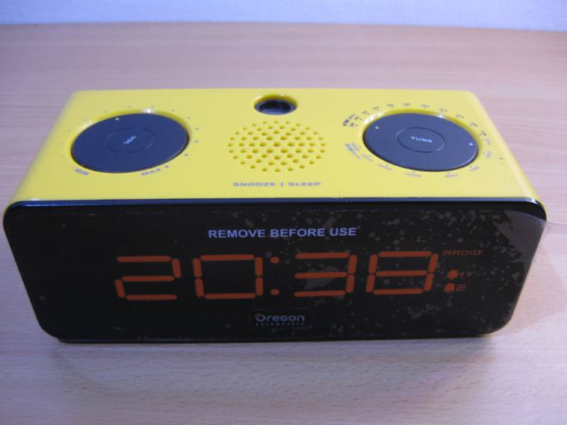 RRA-320P - Orologio digitale da tavolo con radiosveglia e